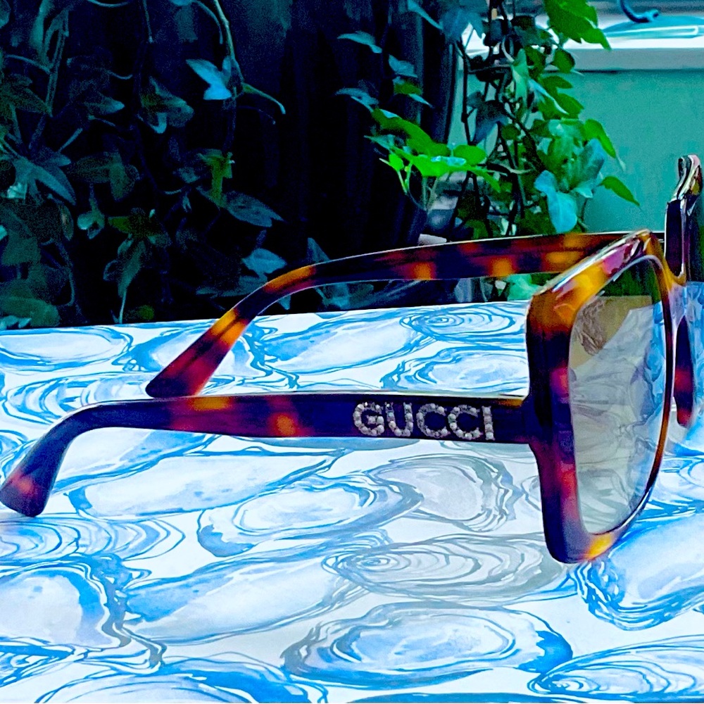 AUTHENTIC GUCCI TORTOISE SHELL SUNGLASSES